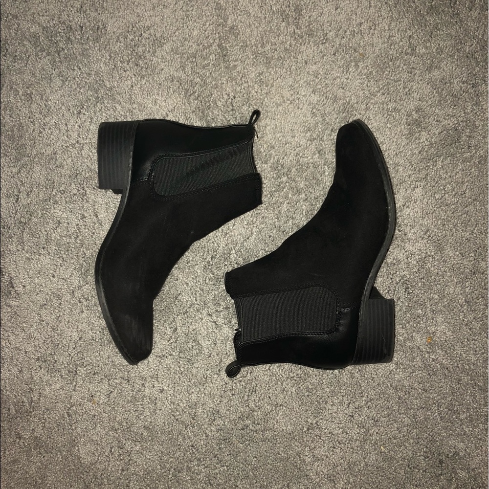 Gap Black Boots !!